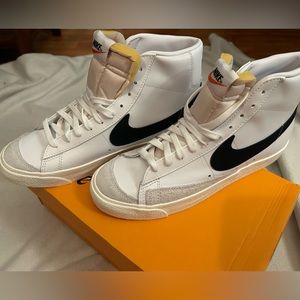 Nike Blazer Mid ‘77 / never worn